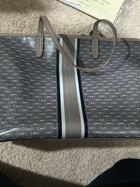 Tory Burch Gemini Link Tote In Grey PVC Travel Casual Large